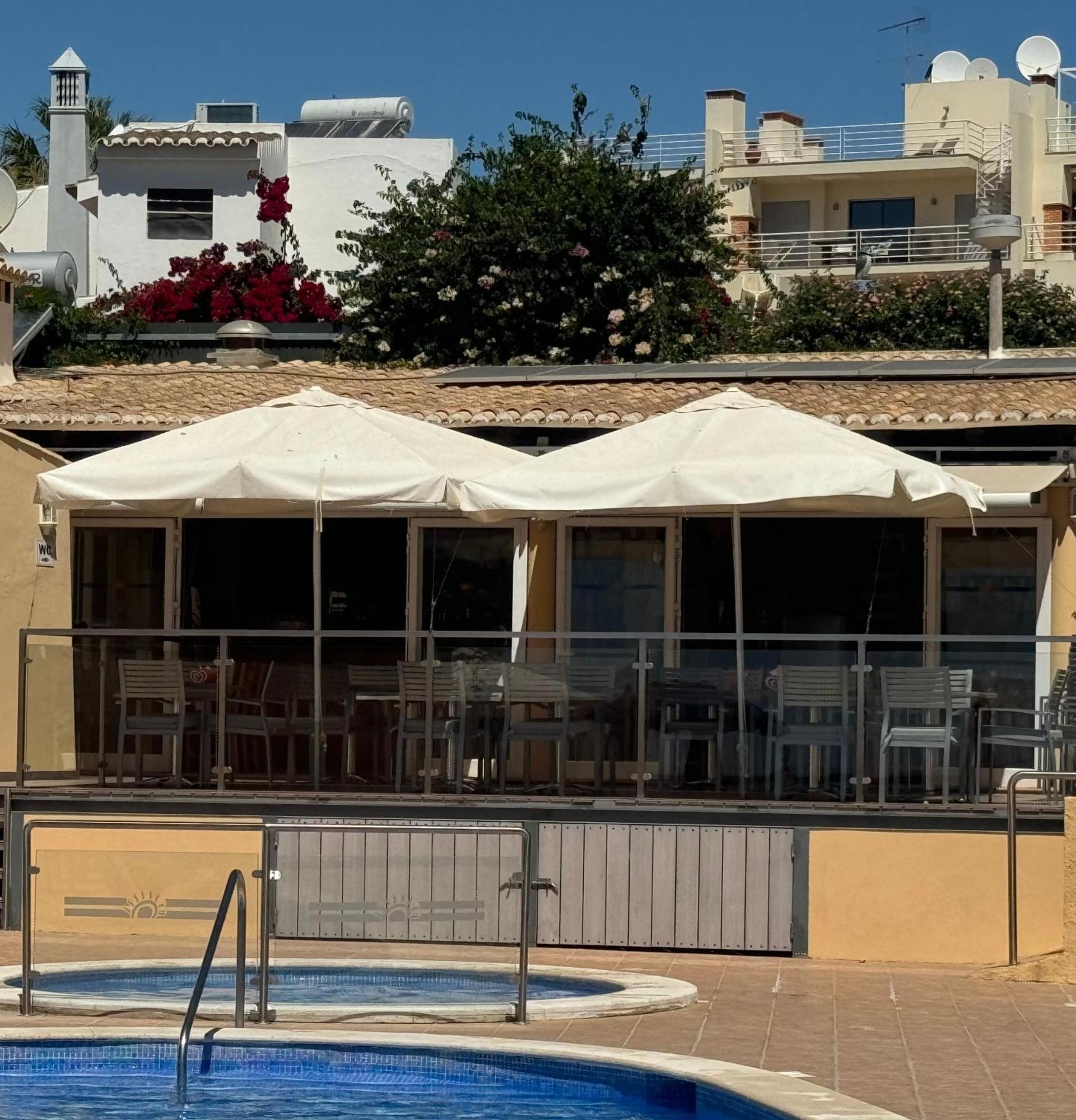 Apartamentos Do Parque Albufeira Exteriör bild